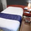 ホテルFirst(豊島区/ラブホテル)の写真『305号室　ベッド』by マーケンワン
