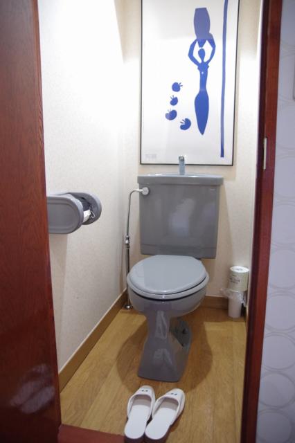 ホテルFirst(豊島区/ラブホテル)の写真『305号室　トイレ』by マーケンワン