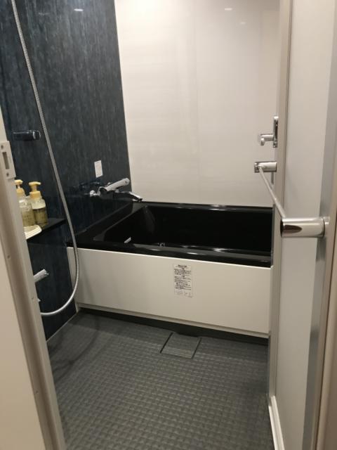 ラピア(新宿区/ラブホテル)の写真『407号室のリニューアルした浴室①』by 少佐