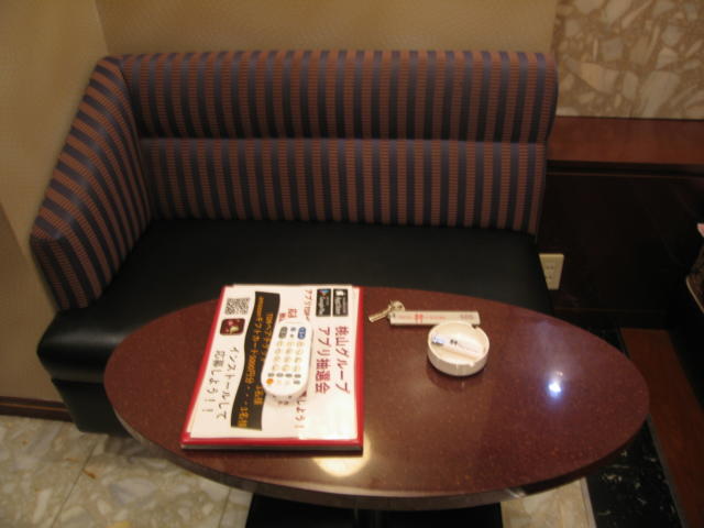 HOTEL 絆（きずな）(台東区/ラブホテル)の写真『505号室 小さなソファです』by nognog