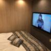 HOTEL 和楽(渋川市/ラブホテル)の写真『208号室ベッド、テレビ』by ずやさん
