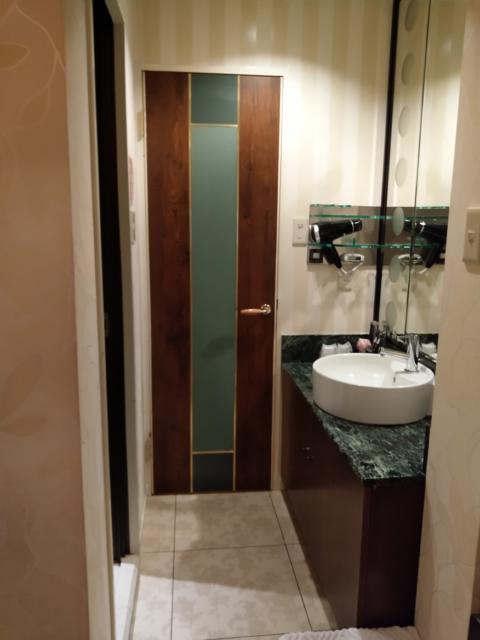 HOTEL Kocona（ココナ）(豊島区/ラブホテル)の写真『302号室洗面台』by マルソウダガツオ