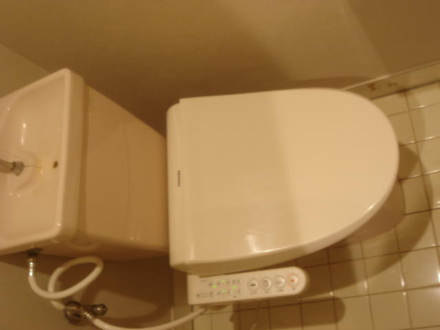HOTEL R&N（レストアンドネスト）(蕨市/ラブホテル)の写真『205号室トイレ』by こねほ