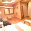 アイ・エス（I/S）(横浜市中区/ラブホテル)の写真『401号室（部屋奥から入口横方向）』by 格付屋