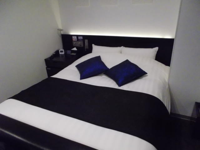 UTILITY HOTEL COOJU（クージュ）(川越市/ラブホテル)の写真『302号室ベッド』by 情報屋Ｘ