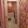 HOTEL G-Style(豊島区/ラブホテル)の写真『302号室 最初に開いたドアの裏には鏡が。左手のドアを開くとトイレとバスルーム』by なめろう