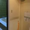 HOTEL ALLY（アリー）(大阪市/ラブホテル)の写真『305号室のドア。入って右手にバスルームですが、これは部屋側からの写真。』by PINK SCORPION