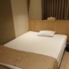 ホテル 小山 (KOYAMA）(新宿区/ラブホテル)の写真『102号室 ベッド全景』by 舐めたろう