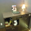 ラックス(台東区/ラブホテル)の写真『405号室　DVDプレーヤー　下にレンジと冷蔵庫が収納されています。』by デリ・デビュー