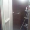 レンタルルーム Memories(メモリーズ)(大田区/ラブホテル)の写真『401号室 シャワーブースは少し狭いかな。でも清潔で水圧も温度も快適です。』by セイムス