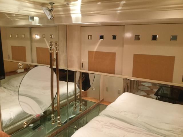 XO新宿(新宿区/ラブホテル)の写真『705号室(Oタイプ) ソファ側から見た室内』by ACB48