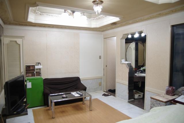 ラ・フランセパリス(新宿区/ラブホテル)の写真『35号室　奥からの景色』by マーケンワン