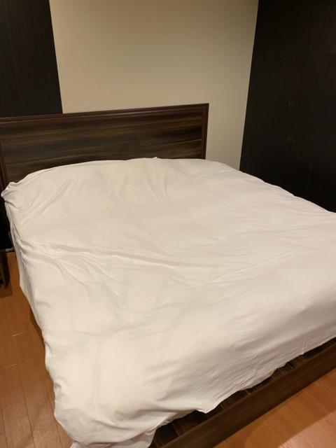 HOTEL GRANDE(川口市/ラブホテル)の写真『202号室室内（ﾍﾞｯﾄﾞ/寄り）』by こねほ