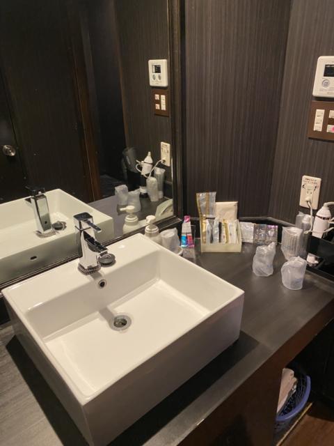 HOTEL GRANDE(川口市/ラブホテル)の写真『202号室洗面台』by こねほ
