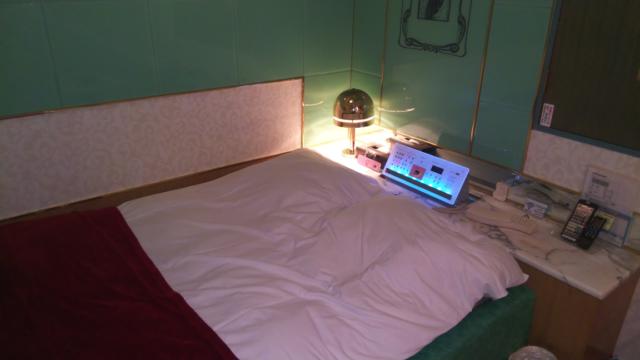 ホテル 愛(台東区/ラブホテル)の写真『305号 ベッド』by 藍 誠志