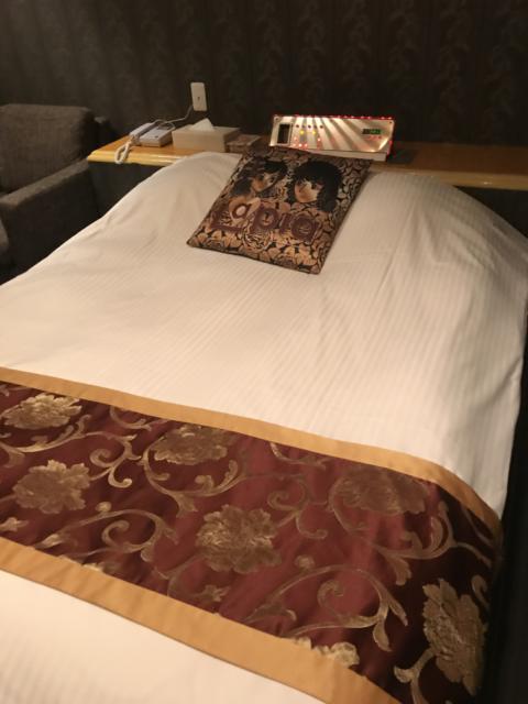 ラピア(新宿区/ラブホテル)の写真『505号室のベッド』by 少佐