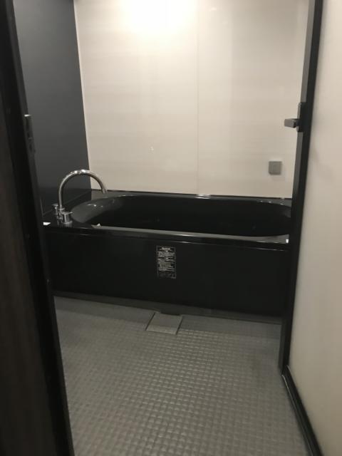 ラピア(新宿区/ラブホテル)の写真『505号室の浴室①』by 少佐