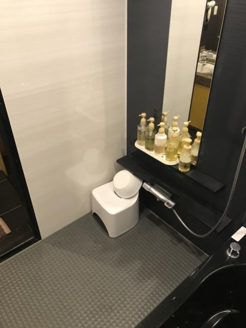 ラピア(新宿区/ラブホテル)の写真『505号室の浴室④』by 少佐