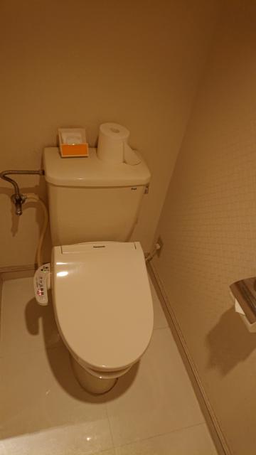 シャトン(新宿区/ラブホテル)の写真『207号室 トイレ(洗浄機能付き)』by 舐めたろう