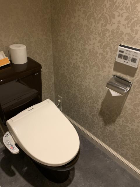 シャトン(新宿区/ラブホテル)の写真『206号室、トイレ』by isam090