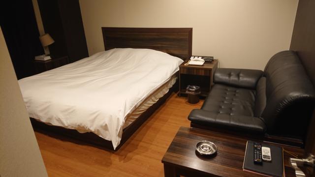 HOTEL GRANDE(川口市/ラブホテル)の写真『201号室 部屋全景(広いですね)』by 舐めたろう