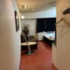 HOTEL ALLY（アリー）(大阪市/ラブホテル)の写真『406号室 玄関の左手のドアを開けるとベッドルームがあります。』by PINK SCORPION