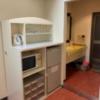 HOTEL ALLY（アリー）(大阪市/ラブホテル)の写真『406号室 洗面台の手前にポットや冷蔵庫、電子レンジがあります。』by PINK SCORPION