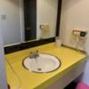 HOTEL ALLY（アリー）(大阪市/ラブホテル)の写真『406号室 洗面台です。歯ブラシ2本とアメニティは少ないです。』by PINK SCORPION