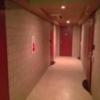HOTEL HEVEN(ヘブン)(横浜市鶴見区/ラブホテル)の写真『205号室利用(20.1)2階の廊下です。』by キジ