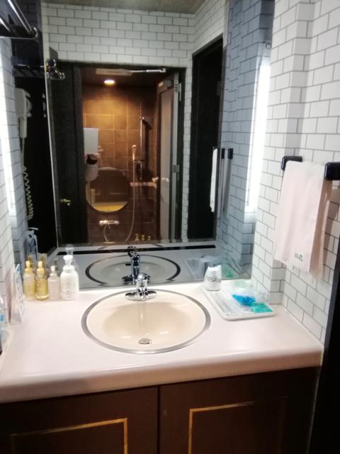 HOTEL HEVEN(ヘブン)(横浜市鶴見区/ラブホテル)の写真『205号室利用(20.1)洗面所です。』by キジ