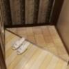ホテル カランコロン(尼崎市/ラブホテル)の写真『202号室。玄関。狭いです。』by 航平