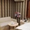 ホテル カランコロン(尼崎市/ラブホテル)の写真『202号室。ソファー・テーブル』by 航平