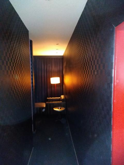 WANDOO(ワンドゥ)(相模原市/ラブホテル)の写真『WANDOO 401号室 部屋入口から見た廊下』by beat takeshi