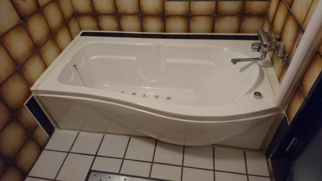 ロテル・デ・フルール京極(京都市中京区/ラブホテル)の写真『105号室浴槽』by よしお440
