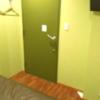 マンゴスチンホテル(町田市/ラブホテル)の写真『502号室の部屋【部屋の奥から撮影。ドアは玄関です】』by おこ