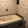 フランセ(八王子市/ラブホテル)の写真『909号室のお風呂 2人で入れるくらいなのですがひび割れが·····。』by スラリン