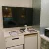 HOTEL GRAN HILL(豊島区/ラブホテル)の写真『501号室 ソファー横にレンジと食器類、その横にテレビと冷蔵庫2つ』by なめろう