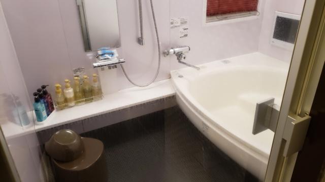 AtoZ諏訪インター店(諏訪市/ラブホテル)の写真『503（VIP）浴室。あまり広くない。』by 折口 直公