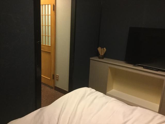 HOTEL Bless（ブレス)(新宿区/ラブホテル)の写真『403号室(ベッドルーム)お部屋奥からの室内①』by ACB48