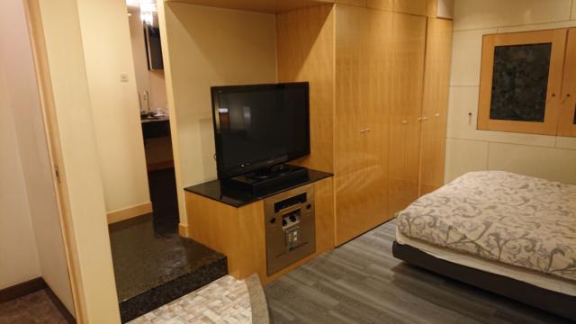 Monbijou（モンビジュー）(新宿区/ラブホテル)の写真『303号室 テレビ(VODがあってアダルト見放題です笑)』by 舐めたろう