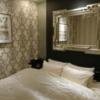 HOTEL G-Style(豊島区/ラブホテル)の写真『303号室 ベッド。枕が4つ。こんなにいる?!(笑)』by なめろう