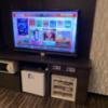 ホテル エリアス(豊島区/ラブホテル)の写真『401号室のテレビと冷蔵庫など』by miffy.GTI