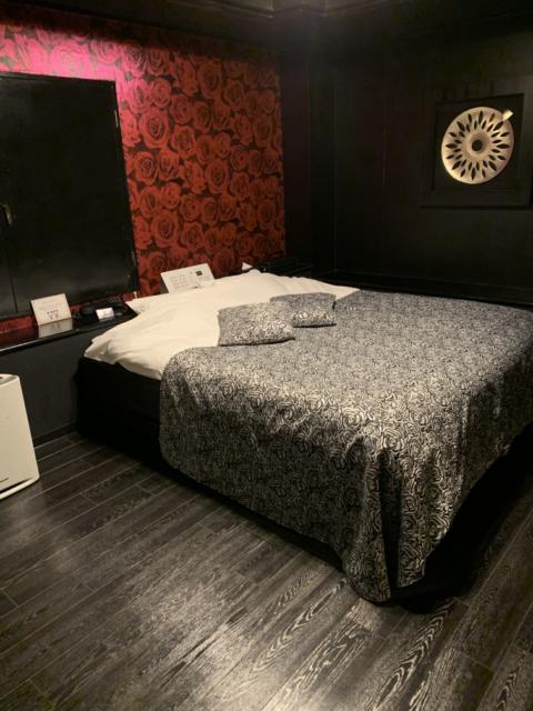 HOTEL SARA SWEET（サラスイート）(久喜市/ラブホテル)の写真『304号室 ベッド』by mee