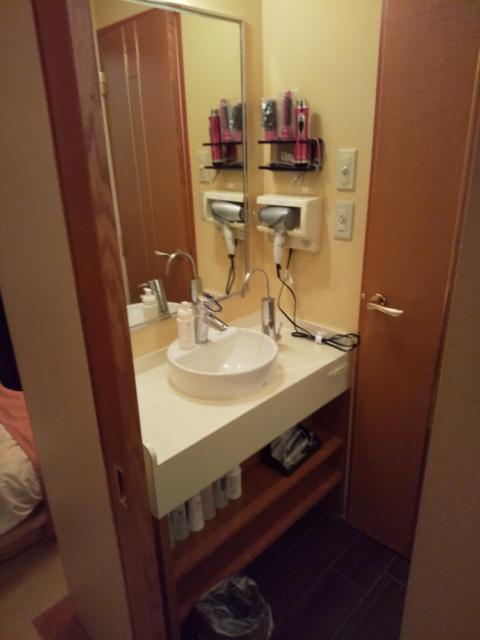 ビアンカドゥエ(豊島区/ラブホテル)の写真『302号室、洗面台』by アジエスラブ