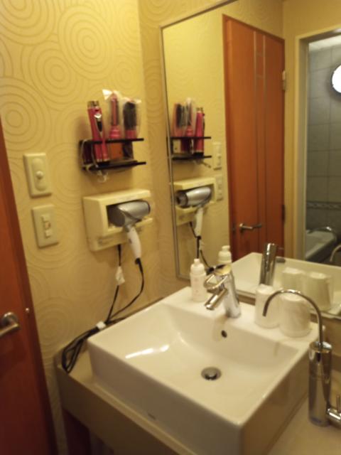 ビアンカドゥエ(豊島区/ラブホテル)の写真『605号室　洗面所』by かーたー