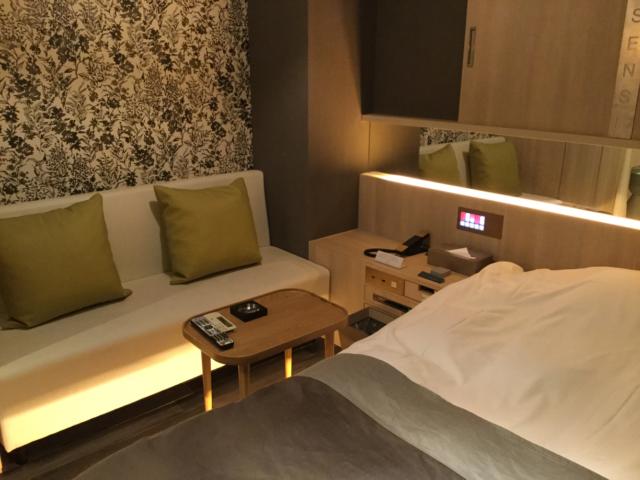 HOTEL SENSE(センス)(新宿区/ラブホテル)の写真『302号室 TV側から見た室内』by ACB48