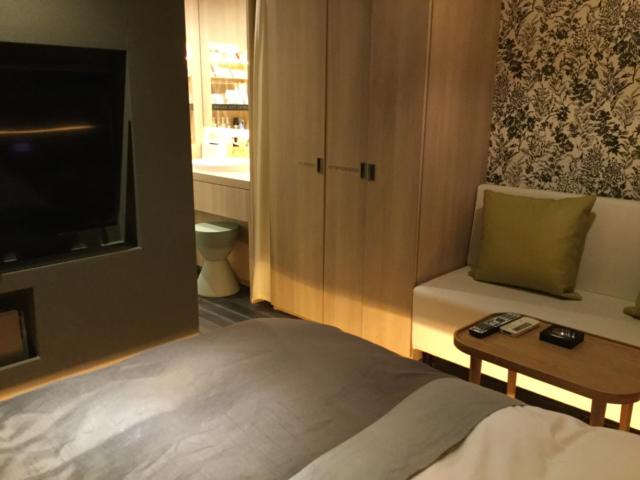 HOTEL SENSE(センス)(新宿区/ラブホテル)の写真『302号室 お部屋奥から見た室内』by ACB48