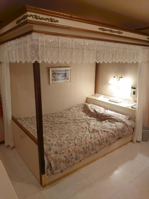 ホテル エレガンス(台東区/ラブホテル)の写真『206号 全景ベッド』by momomo