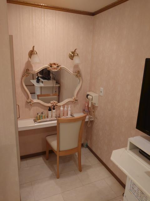 ホテル エレガンス(台東区/ラブホテル)の写真『206号 鏡台　洗面所とは別』by momomo