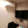 HOTEL CUE PLUS厚木(厚木市/ラブホテル)の写真『303号室(20,3)利用。TVとエアコンは壁掛け。』by キジ